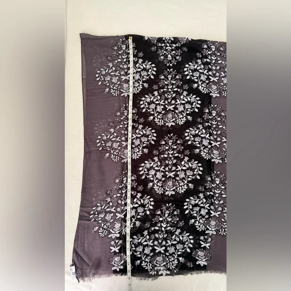 Vera Bradley Floral Scarf in Brown and White with fringe - Picture 4 of 10